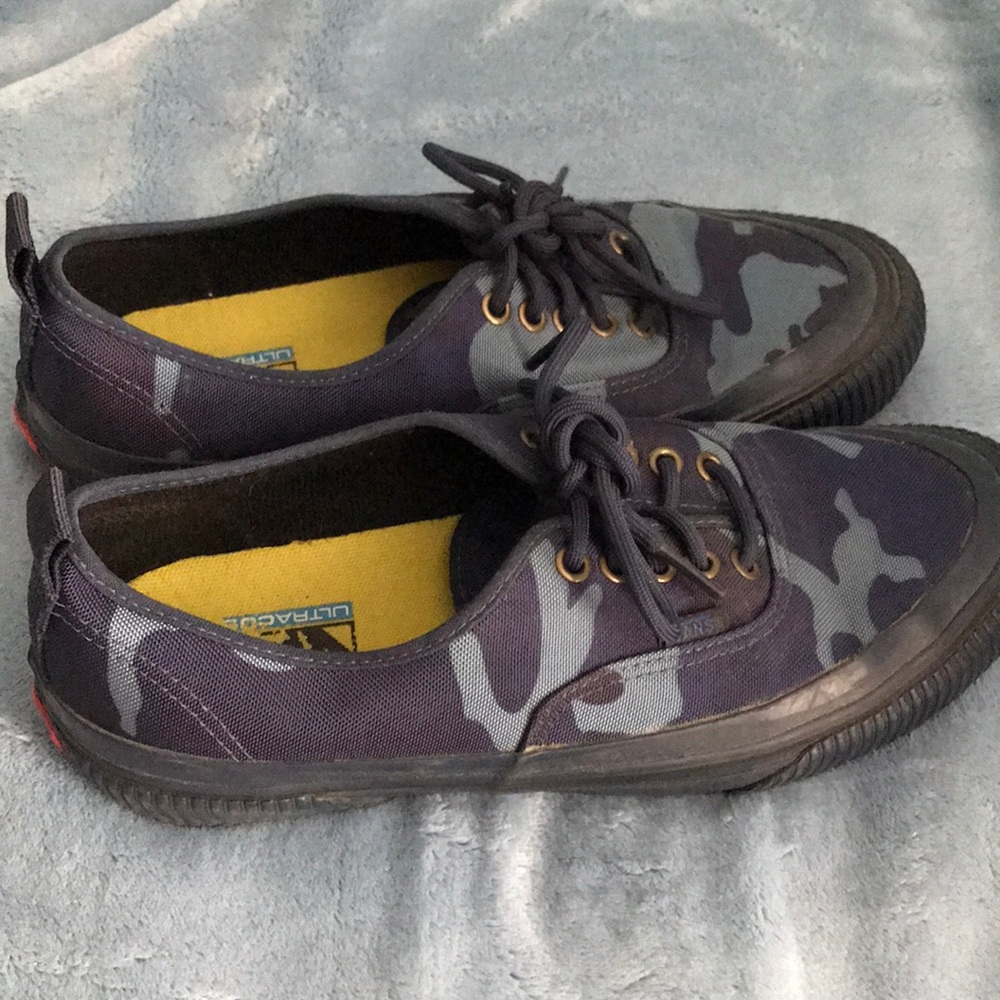 Rare blue camo print men’s 9 vans classics